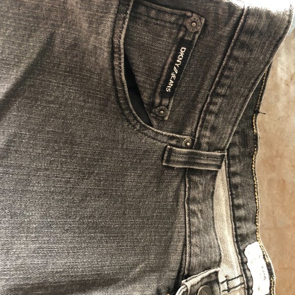 DKNY Jeans - Picture 4 of 5